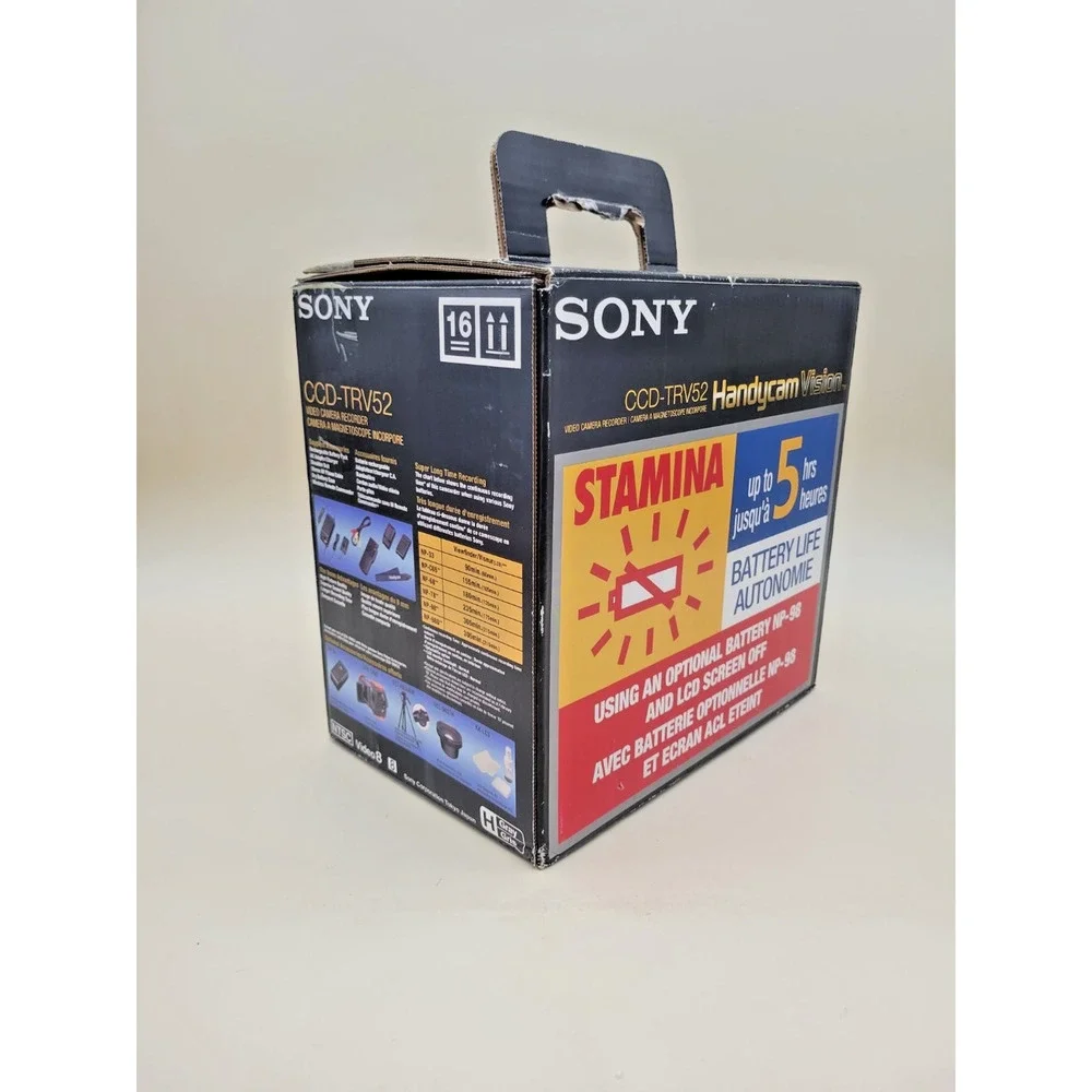 Sony CCD-TRV52 Video8 Handycam Camcorder 3.5 LCD 30x Zoom Powers On w/ Box